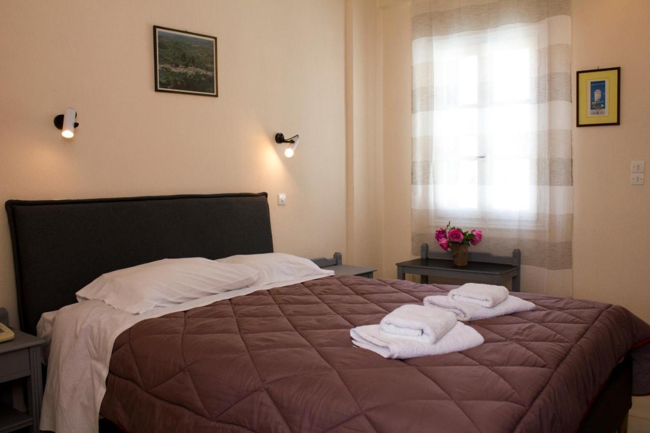 Vanas Apartments Spetses Town Exterior photo