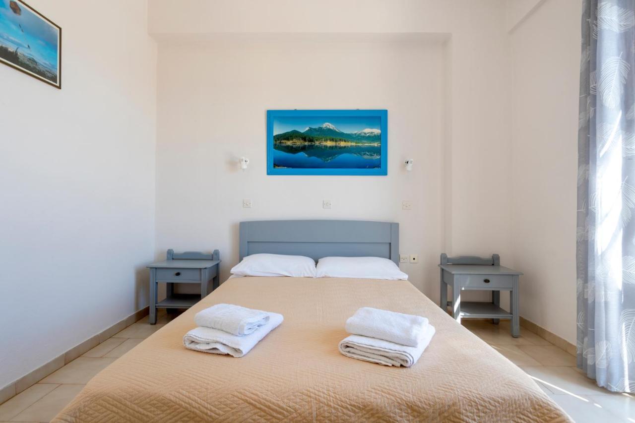 Vanas Apartments Spetses Town Exterior photo