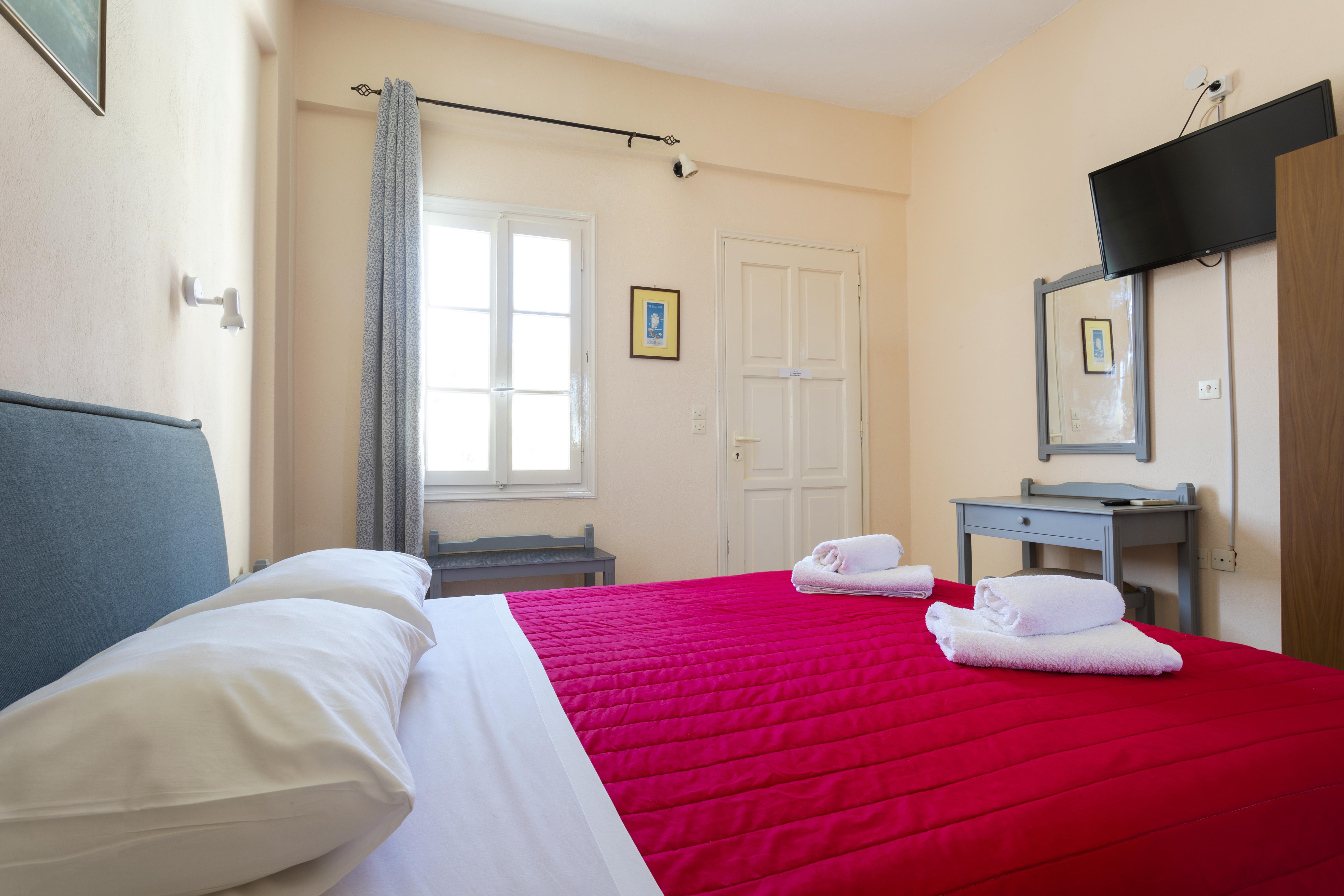 Vanas Apartments Spetses Town Exterior photo